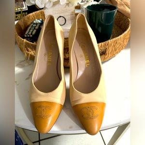 CHANEL Cream and Tan Heels